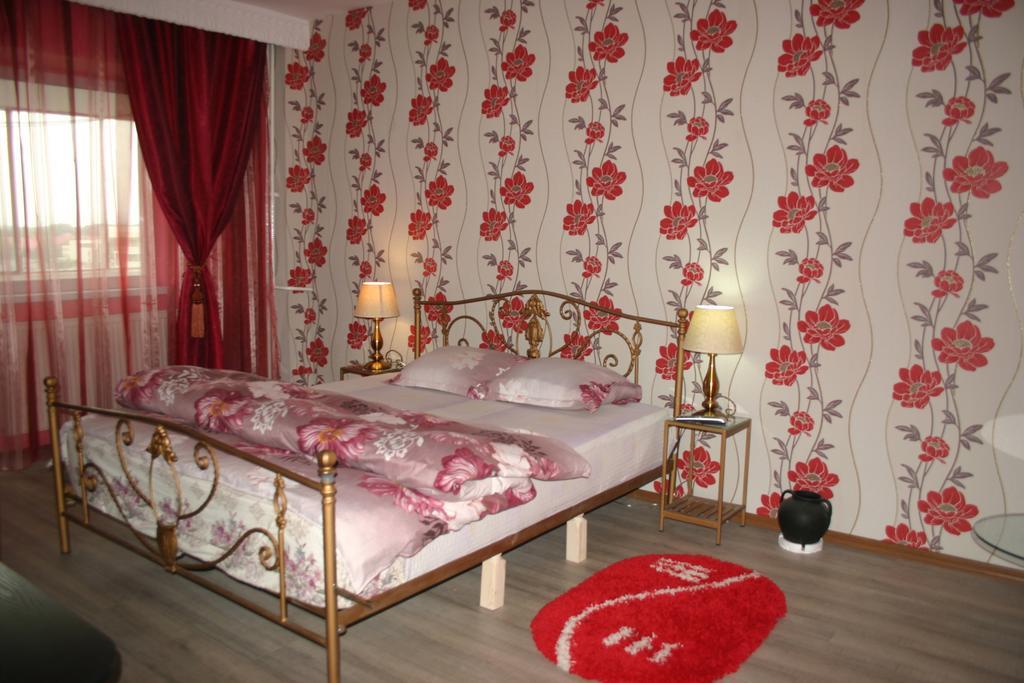 Salonul Rosu Apartment Bacau Exterior photo